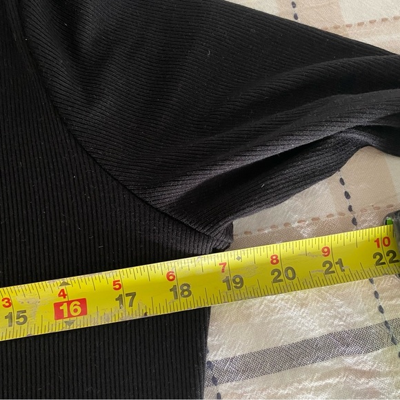 Princess Polly BEATRIX LONG SLEEVE TEE BLACK Black Graphic Long Sleeve size 10 - Picture 9 of 12